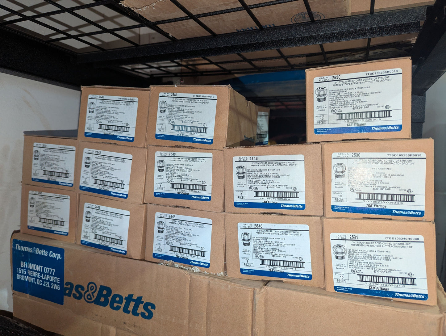 2021 Thomas and Betts 2548 Lot of 40 — Liquidtight Strain Relief Cord Connector