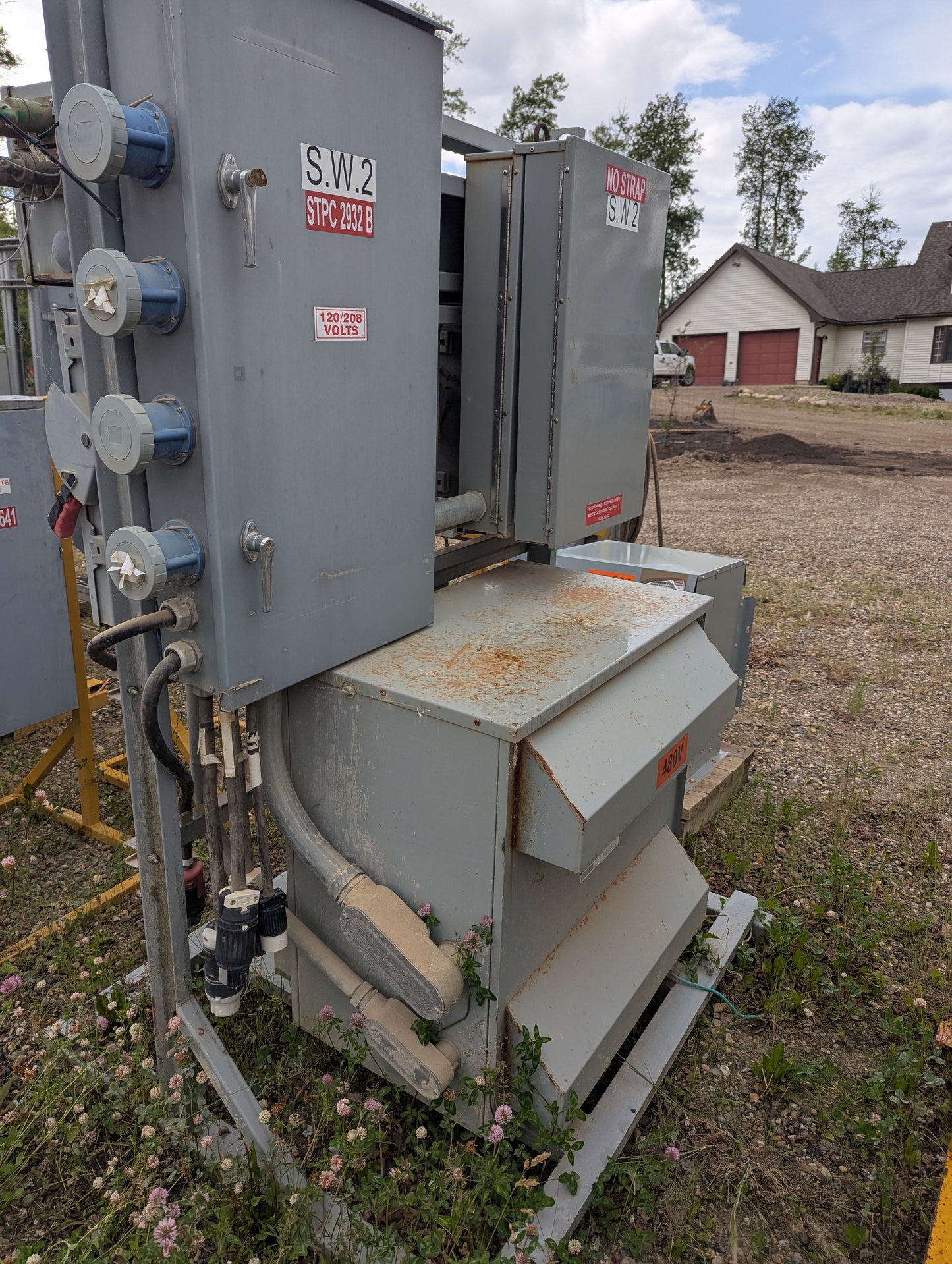 2015 CAT 75KVA Dual input voltage rated dog sled - to 120/208 — Transformer