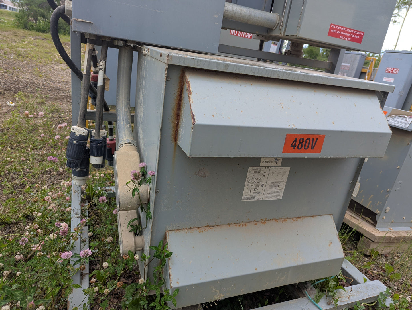 2015 CAT 75KVA Dual input voltage rated dog sled - to 120/208 — Transformer