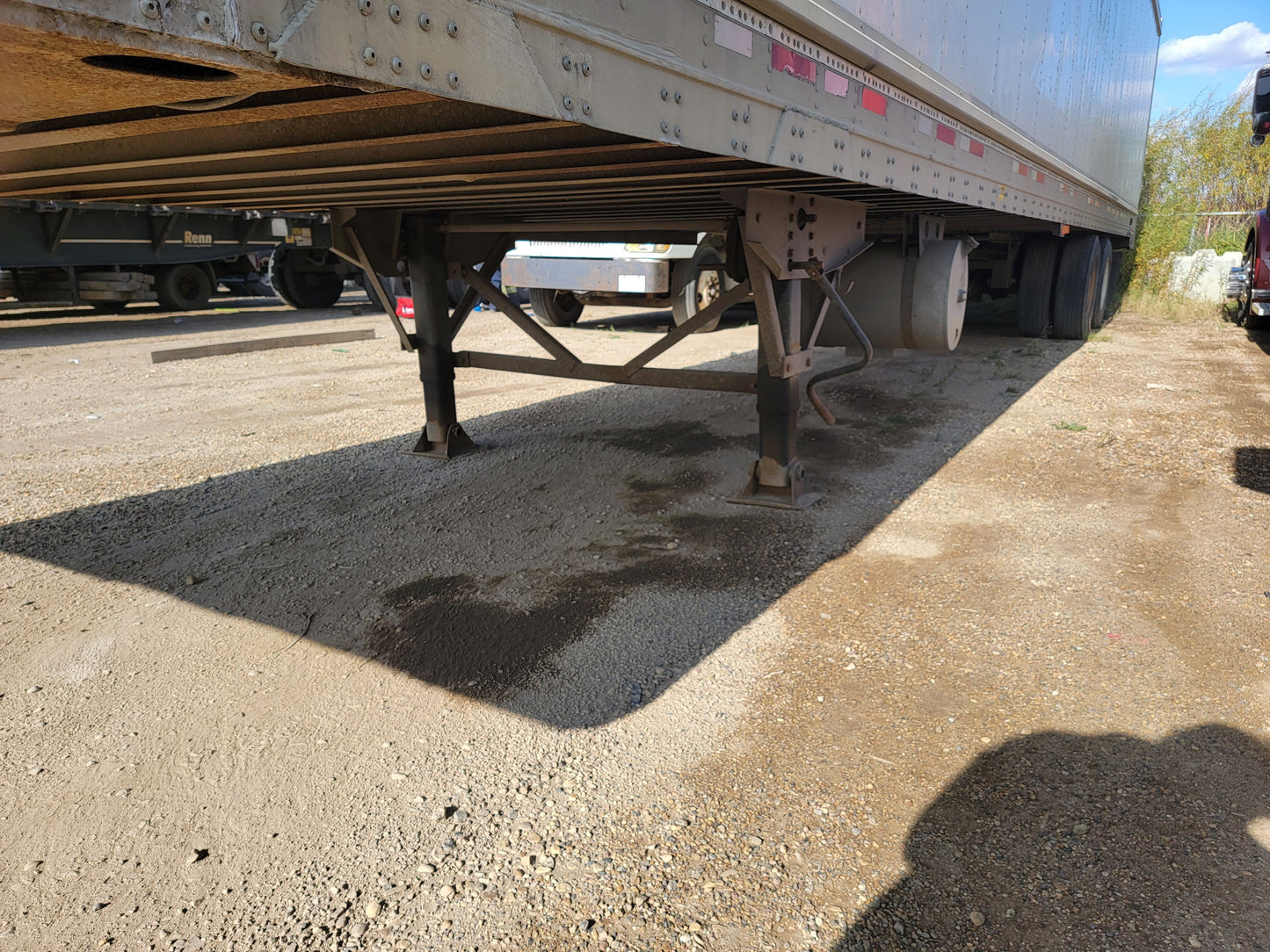 2005 Wabash Reefer Full of Truck Parts