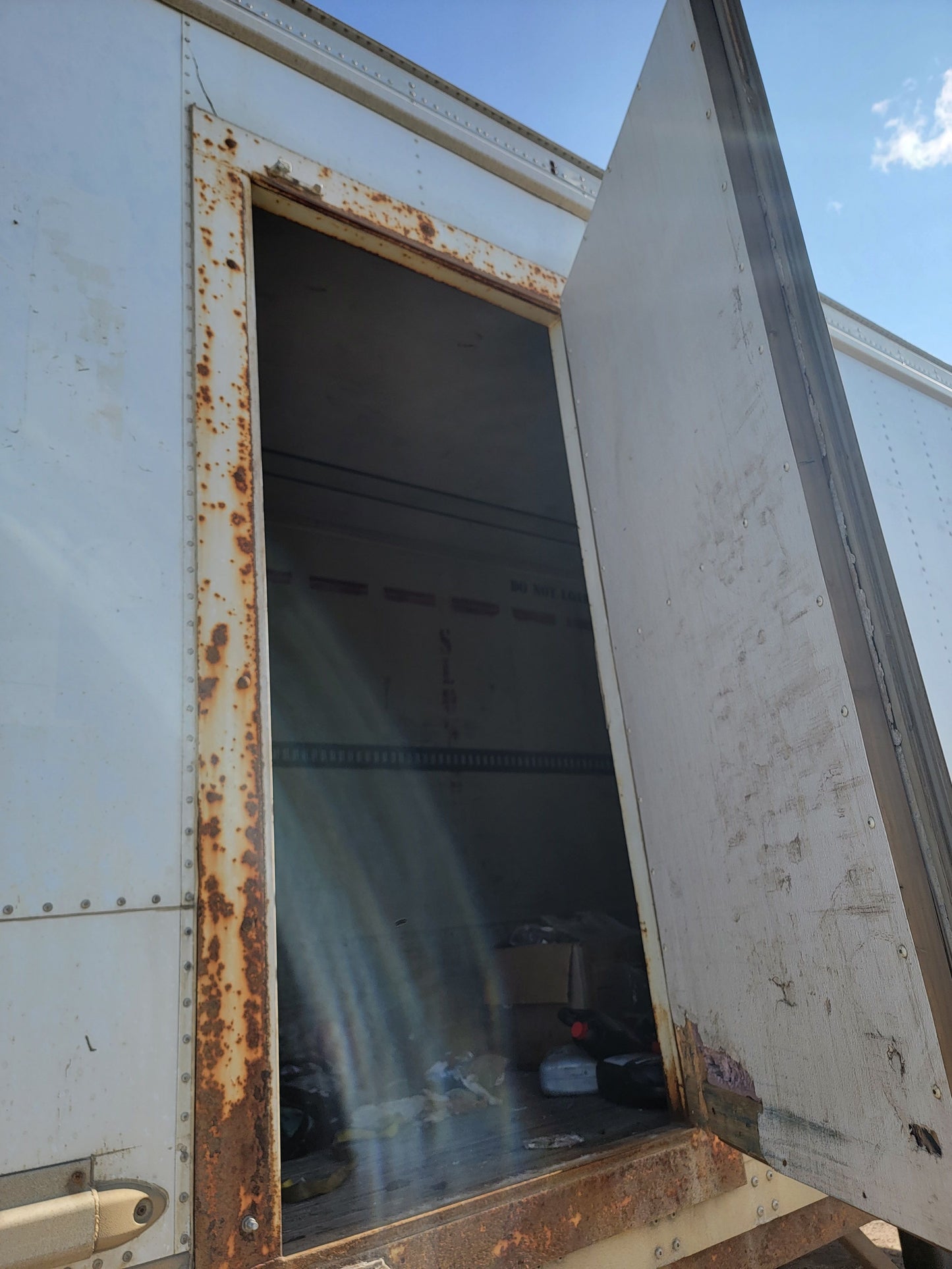 2005 Wabash Reefer Full of Truck Parts