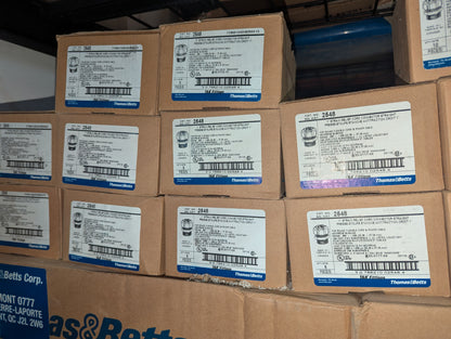 2021 Thomas and Betts 2548 Lot of 40 — Liquidtight Strain Relief Cord Connector