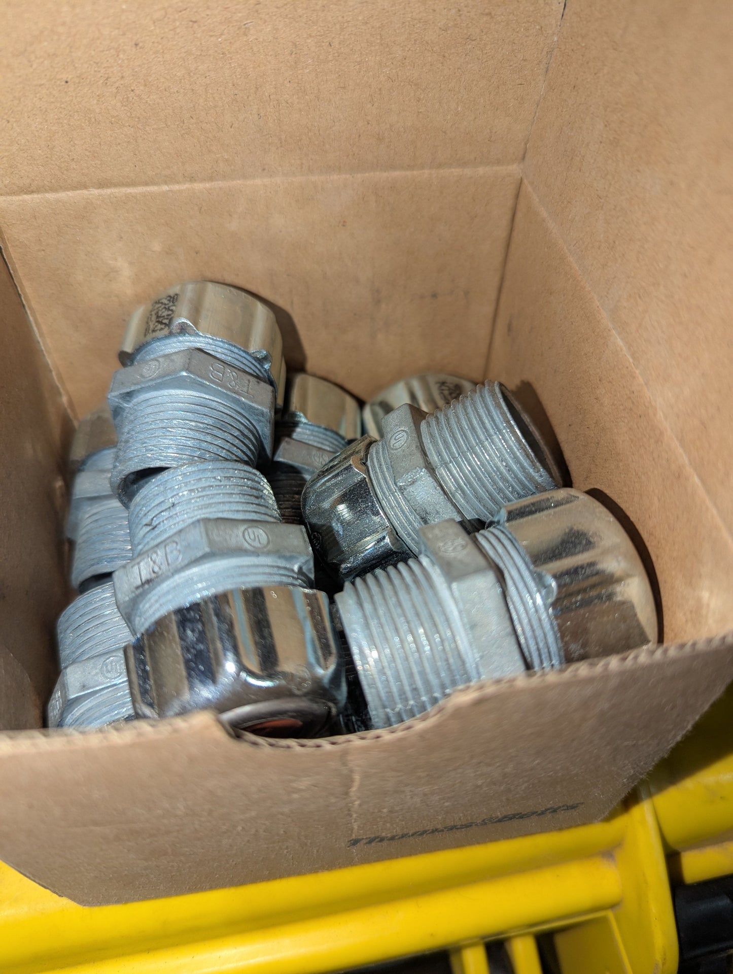 2021 Thomas and Betts 2530 Lot of 20 — Liquidtight Strain Relief Cord Connector