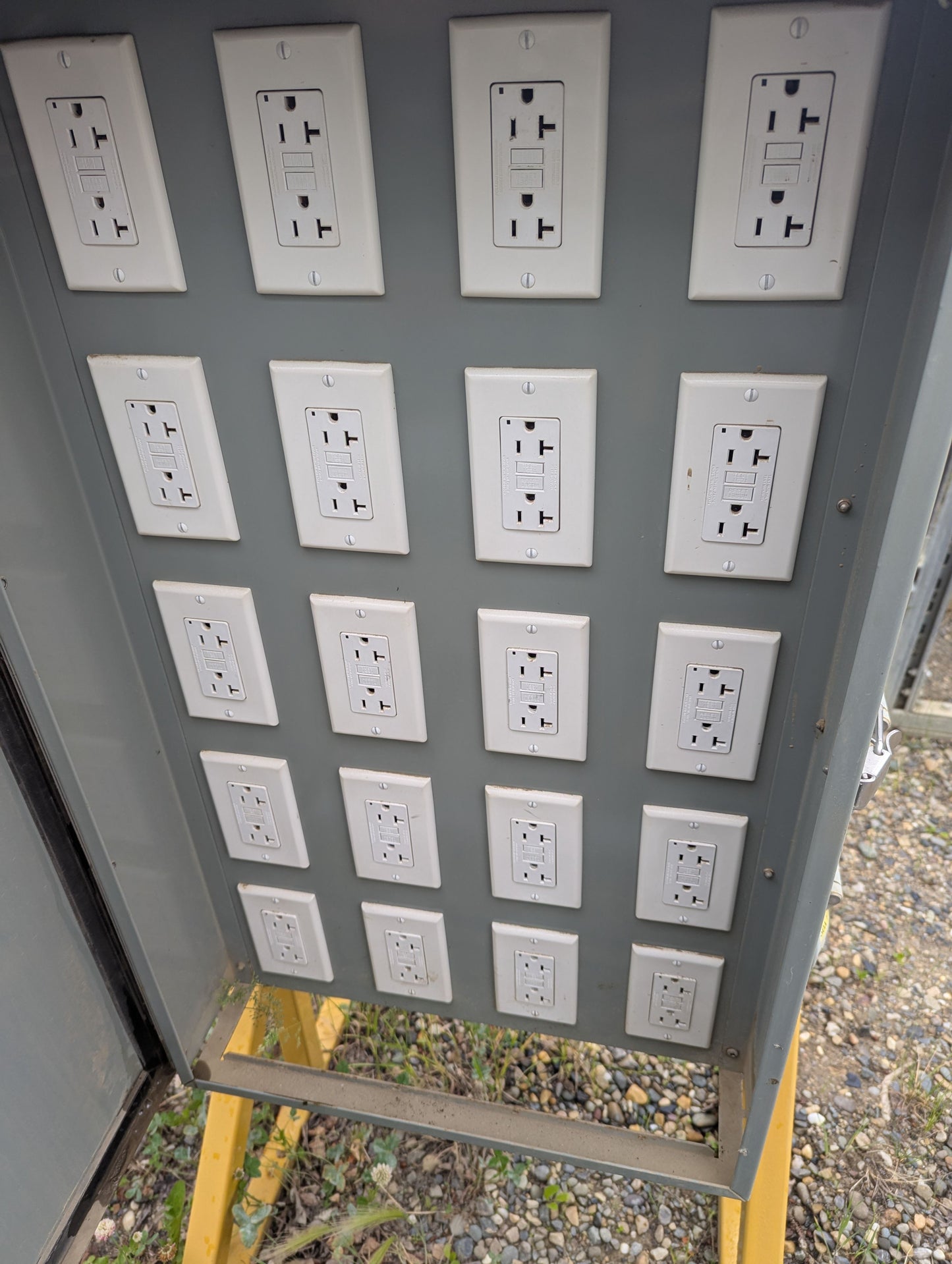 2019 CAT PB24 Pony Panel-120/240 200A Lot of 5 — Breaker Panels